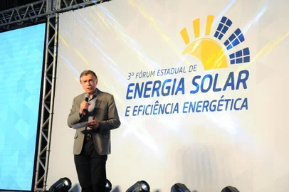 Prefeito Adiló Didomenico no Fórum de Energia Solar e Eficiência Energética em Caxias do Sul<!-- NICAID(15394336) -->