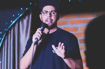 Veja a programaçãoSexta-feira (13), às 20h: Vini Santos em “Não tem um show… Ainda!”Sábado (14), às 20h: O Pai dos Gatos em “De repente 50”Domingo (15), às 20h: Ivangélica em “Ela tem o Tino”FOTO: André Assunção<!-- NICAID(16056819) -->