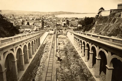 Vistas de Porto Alegre, Viaduto Otávio Rocha, em construção no ano de 1932.#PÁGINA:01 Fonte: Acervo Particular Fotógrafo: Joaquim José Felizardo<!-- NICAID(1884586) -->