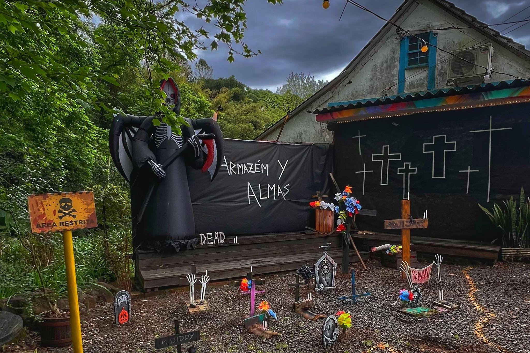 Hamburgueria com tema Halloween