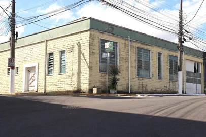 guaíba<!-- NICAID(16265478) -->