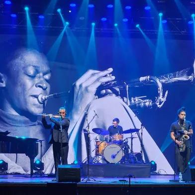 Vai rolar na semana que vem o show do grupo porto-alegrense Kula Jazz em Caxias do Sul. Os caras sobem a Serra para lançar as músicas do novo disco "Oxobi", disponível nas plataformas digitais e também em CD e vinil. O show está marcado para o dia 8 de abril, às 20h, no Teatro Pedro Parenti (Casa da Cultura). Ingressos à venda pelo site Sympla.<!-- NICAID(16006731) -->