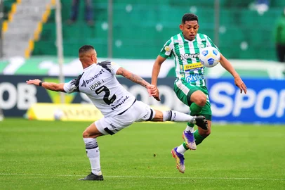 CAXIAS DO SUL, RS, BRASIL, 23/10/2021. Juventude x Ceará, jogo válido pela 28ª rodada da série A do Campeonato Brasileiro e realizado no estádio Alfredo Jaconi. (Porthus Junior/Agência RBS)<!-- NICAID(14923225) -->