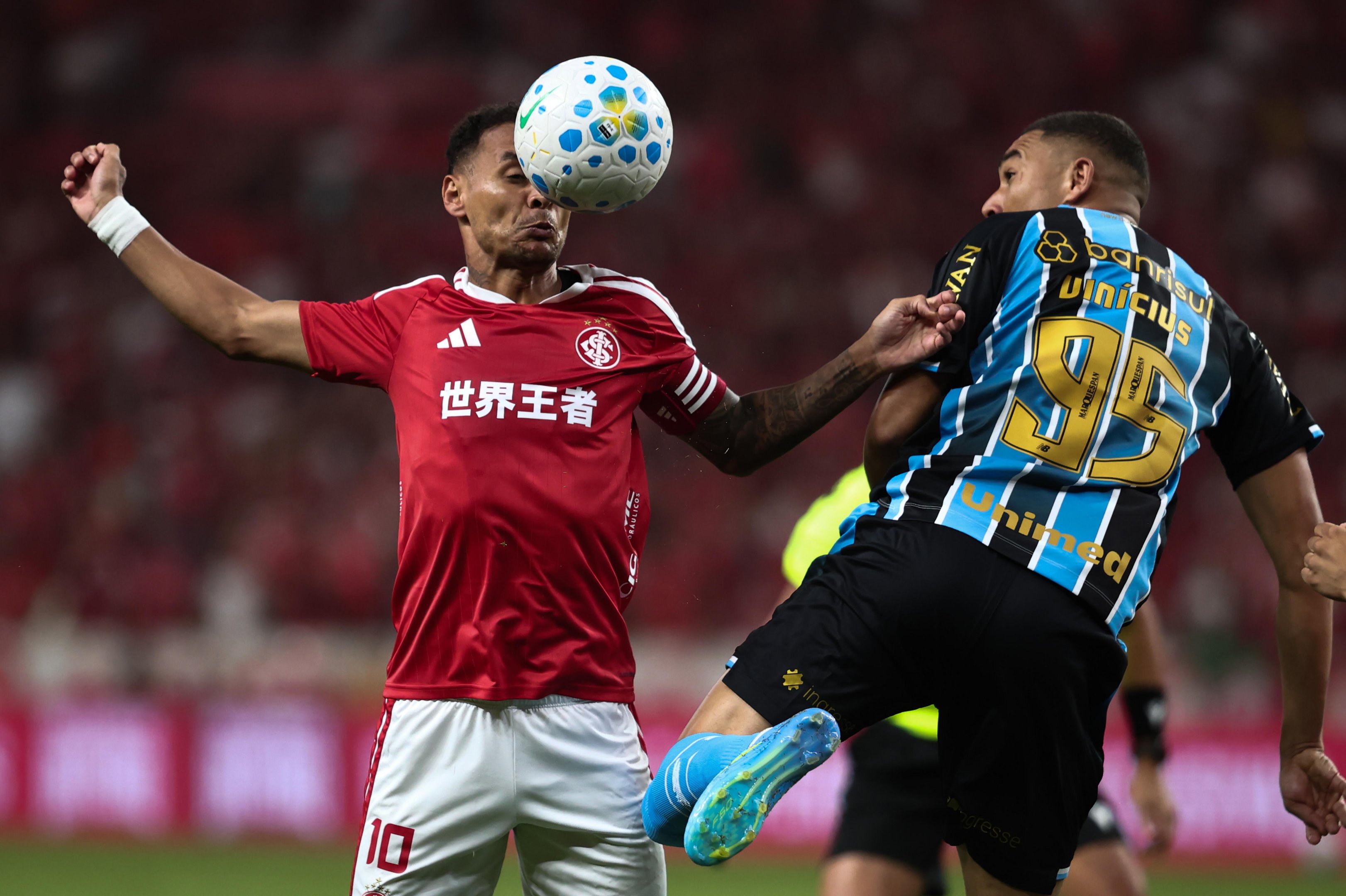 Analistas avaliam se Grêmio e Inter precisam de mais reforços