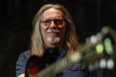 Porto Alegre, RS, Brasil, 08-01-2025: Humberto Gessinger fará show no mesmo dia em que, há 40 anos, o Engenheiros do Hawaii subiu ao palco pela primeira vez. Foto: Renan Mattos / Agência RBS<!-- NICAID(15950128) -->