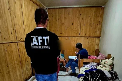 Em 11.06.2025, uma ação conjunta coordenada pela fiscalização do trabalho do Ministério do Trabalho e Emprego (MTE) resultou no afastamento de 12 adolescentes, com idades entre 14 e 17 anos, de uma situação caracterizada como trabalho infantil em um centro de formação de atletas de futebol localizado no município de Portão, no Vale do Sinos.<!-- NICAID(16057943) -->