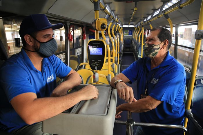 Peixoto e Zubaran seguirão trabalhando juntos nas manhãs de um dos ônibus que fazem a linha 650-Avenida do Forte, a partir da terça