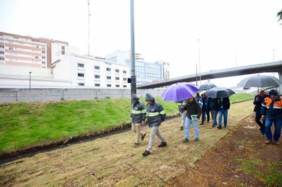 Prefeito Sebastião Melo vistoria corredor humanitário<!-- NICAID(16163142) -->