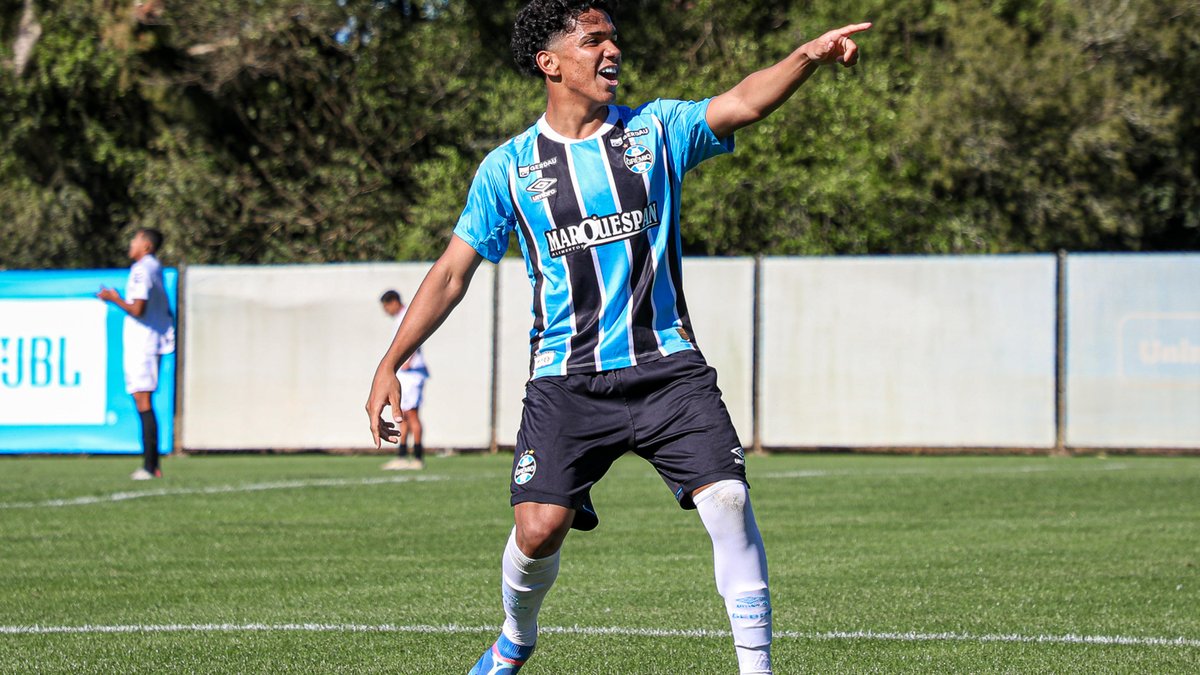 Grêmio busca vaga na semifinal do Brasileirão sub-17 contra o ...