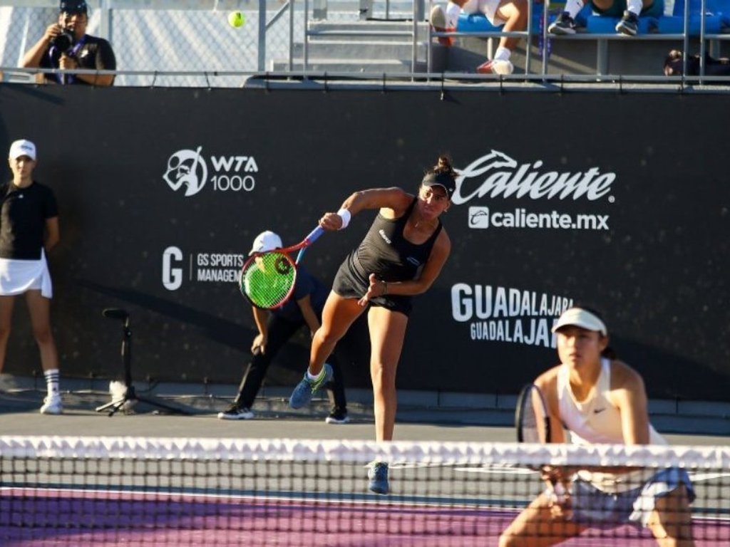 Parceira se machuca e Ingrid Gamarra Martins abandona WTA 1000 de  Guadalajara