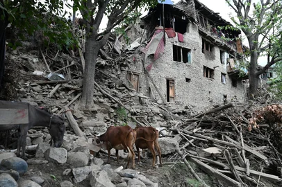 This photograph shows a damaged house after earthquakes in the Mazar Dara village of Nurgal, a district of the Kunar Province, in Eastern Afghanistan, on September 1, 2025. More than 800 people have died and over 2,700 were injured from August 31 night to September 1, 2025, in eastern Afghanistan after a 6-magnitude earthquake, followed by at least five aftershocks felt hundreds of kilometers away. (Photo by Wakil Kohsar / AFP)<!-- NICAID(16114888) -->