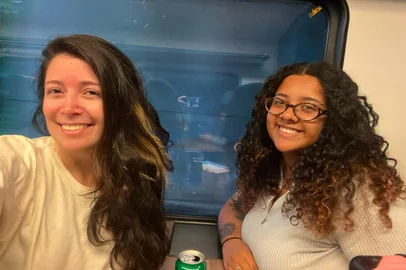 Sarah Ramos e Maria Eduarda Pacheco, representantes de projeto de hubs comunitários de Porto Alegre participam de conferência sobre clima na Alemanha<!-- NICAID(16304415) -->