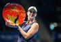 Belinda Bencic é campeã em Tóquio e relembra ouro olímpico: "A última vez que venci aqui, o estádio estava vazio"