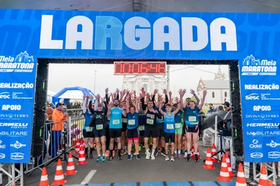 O Santuário de Nossa Senhora de Caravaggio, em Farroupilha, foi palco de fé e superação neste sábado (8), durante a 2ª edição da Meia Maratona de Caravaggio.<!-- NICAID(16163793) -->