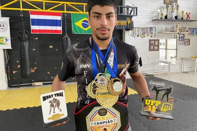 Bruno Rafael de Oliveira, 17 anos, foi convocado para disputar o Mundial de Muay Thai na Tailândia