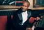 Thiaguinho traz novo show a Porto Alegre: "Bem Black nasceu para ser compartilhado"