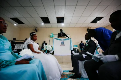 Porto Alegre, RS, Brasil, 10/12/2023 - Casamento de Loreine Eliassaint e Donald Chéry, imigrantes haitianos, em igreja assembleia de Deus na zona norte - Foto: Jonathan Heckler/Agência RBSIndexador: Jonathan Hgeckler<!-- NICAID(15621773) -->