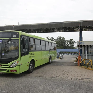 Canoas, RS, Brasil, 05-01-2021: Ônibus da Sogal voltam a circular após paralisação. Foto: Mateus Bruxel / Agência RBS<!-- NICAID(14683459) -->