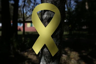 PORTO ALEGRE, RS, BRASIL 10/09/2016 - Setembro Amarelo. Campanha de prevenção do suicídio.  (FOTO: CARLOS MACEDO/AGÊNCIA RBS).<!-- NICAID(12433349) -->
