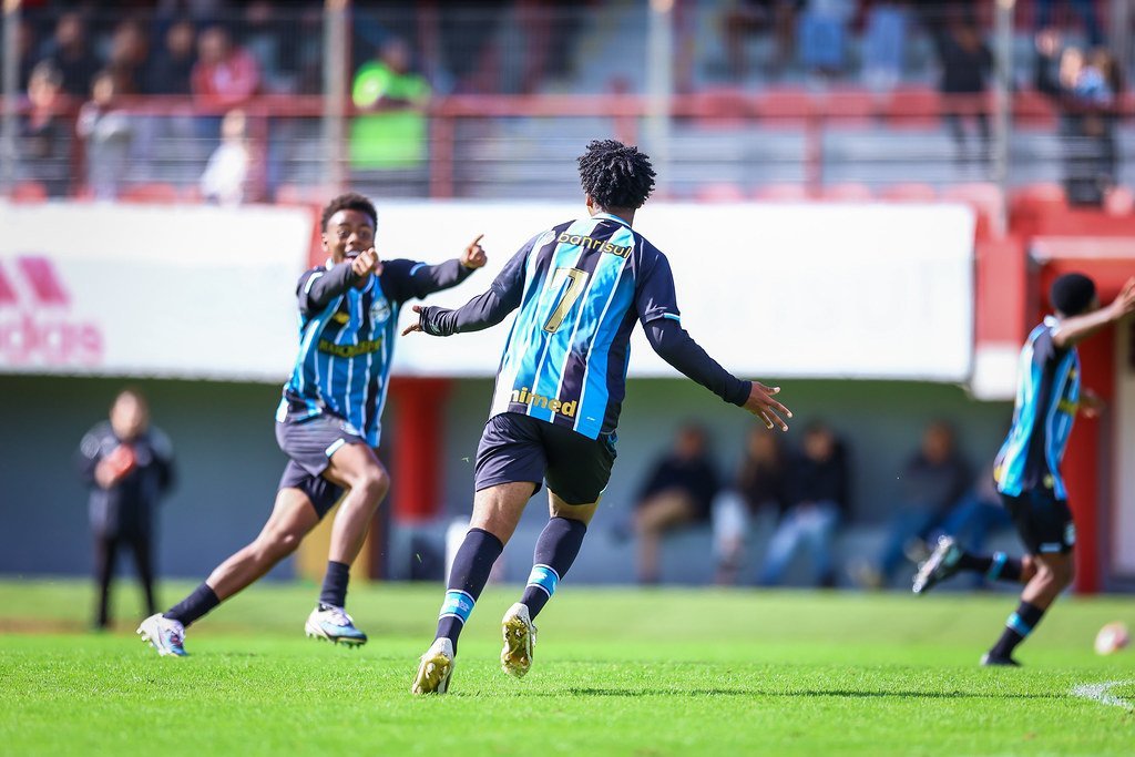 Quem é Lucas Barros, protagonista do Grêmio no título do Gauchão sub-17