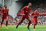 Liverpool vence no fim, abre vantagem e se aproxima do título do Campeonato Inglês