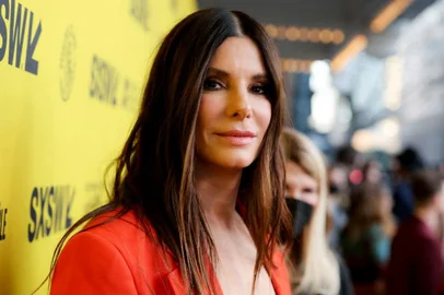 Sandra Bullock participa da estreia de "The Lost City" durante a Conferência e Festivais SXSW 2022 no Teatro Paramount em 12 de março de 2022 em Austin, Texas.<!-- NICAID(15041776) -->
