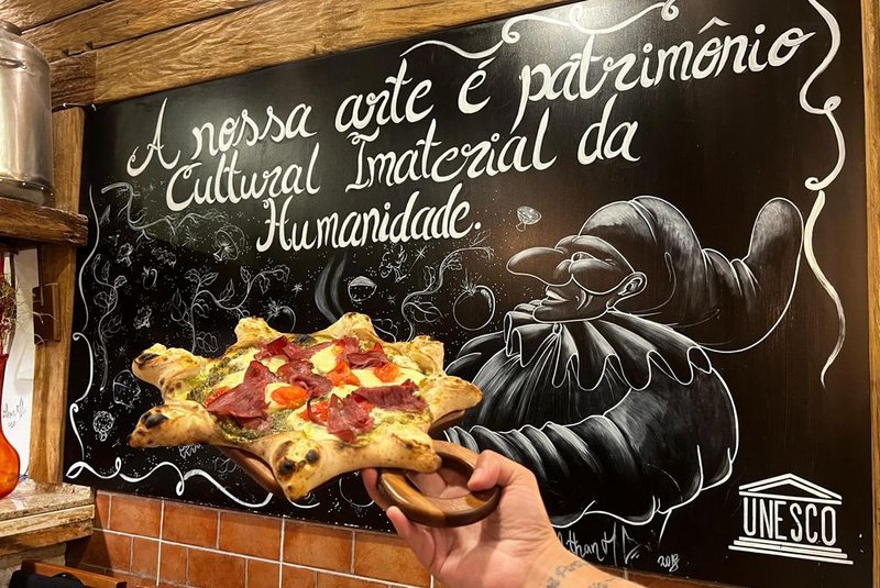 Inspirado nas máscaras de Veneza, Peterson Secco projetou uma das melhores pizzas do mundo<!-- NICAID(15676736) -->