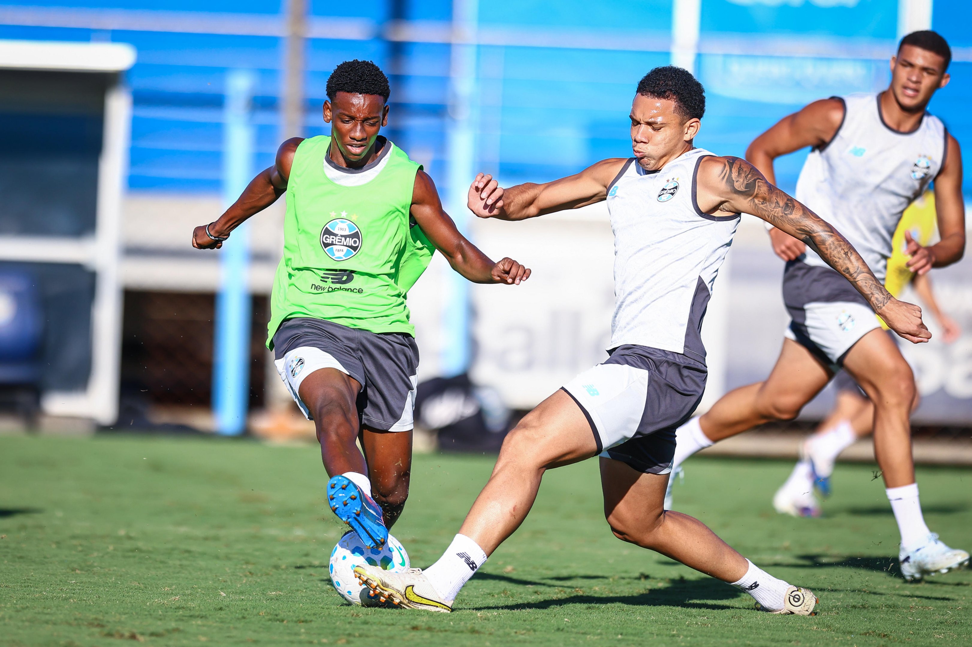 Estratégia do Grêmio para reequilibrar contas aposta em vendas de jovens