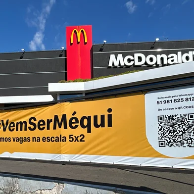 McDonald's oferecendo escala 5x2. Foto da unidade da Avenida Silva Só.<!-- NICAID(15997149) -->