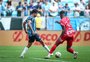 Capacidade para ser pivô e fazer gol de falta: como foi a estreia de Diego Costa pelo Grêmio