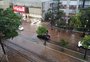 Chuva causa alagamentos em ruas de Porto Alegre