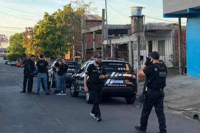Polícia prende suspeitos de integrar quadrilha que extorquia vítimas no Vale do Sinos<!-- NICAID(16152999) -->