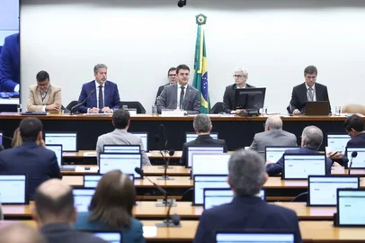 Votação do PL do Imposto de Renda na comissão especial da Câmara dos Deputados