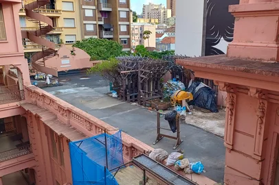 Jardim Lutzenberger passa por reforma na Casa de Cultura Mario Quintana<!-- NICAID(16254492) -->