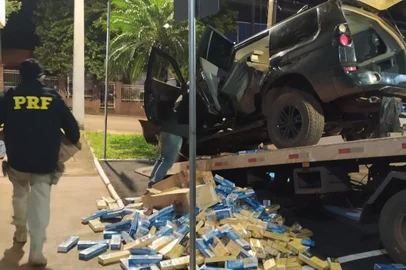 Motorista é preso com 15 mil maços de cigarros contrabandeados em Ijuí<!-- NICAID(15811747) -->