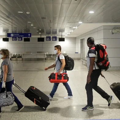 PORTO ALEGRE, RS, BRASIL - 22.04.2020 - Ambiental no Aeroporto Salgado Filho. (Foto: Marco Favero/Agencia RBS)<!-- NICAID(14483693) -->