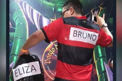 Homem fantasiado de goleiro Bruno em festa a fantasia em Manaus<!-- NICAID(14931915) -->