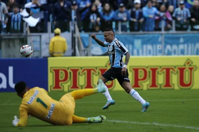 PORTO ALEGRE, 18/06/2022 - Grêmio x Sampaio Corrêa, na Arena do Grêmio, pela Série B do Brasileirão. Janderson. MATEUS BRUXEL, AGÊNCIA RBS<!-- NICAID(15127310) -->