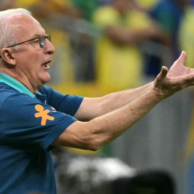 Brazil's head coach Dorival Junior gestures during the 2026 FIFA World Cup South American qualifiers football match between Brazil and Peru at the Mane Garrincha stadium in Brasilia on October 15, 2024. (Photo by NELSON ALMEIDA / AFP)Editoria: SPOLocal: BrasíliaIndexador: NELSON ALMEIDASecao: soccerFonte: AFPFotógrafo: STF<!-- NICAID(15891487) -->
