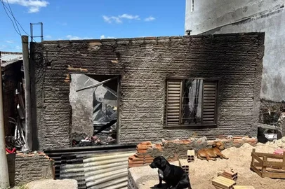 Adolescente de 15 anos é encontrado morto em quarto de casa atingida por incêndio no RS<!-- NICAID(16206718) -->