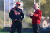 Roger Machado, treinador do Inter, e o vice José Olavo Bisol em treino do Inter<!-- NICAID(16062004) -->