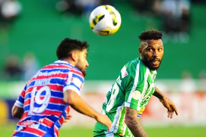CAXIAS DO SUL, RS, BRASIL, 18/09/2022. Juventude x Fortaleza, jogo válido pela 27ª rodada da série A do Campeonato Brasileiro e realizado no estádio Alfredo Jaconi. (Porthus Junior/Agência RBS)<!-- NICAID(15209676) -->