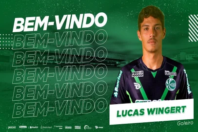 atleta chega do Paraná<!-- NICAID(15285973) -->