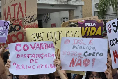 ifsul<!-- NICAID(16264615) -->