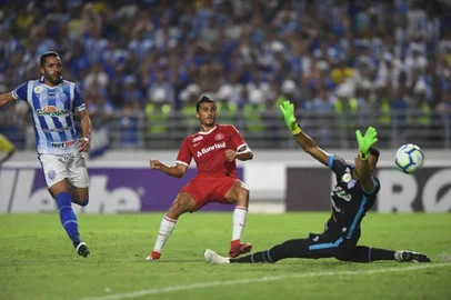 Gol anulado de Guilherme Parede contra o CSA. <!-- NICAID(14286289) -->