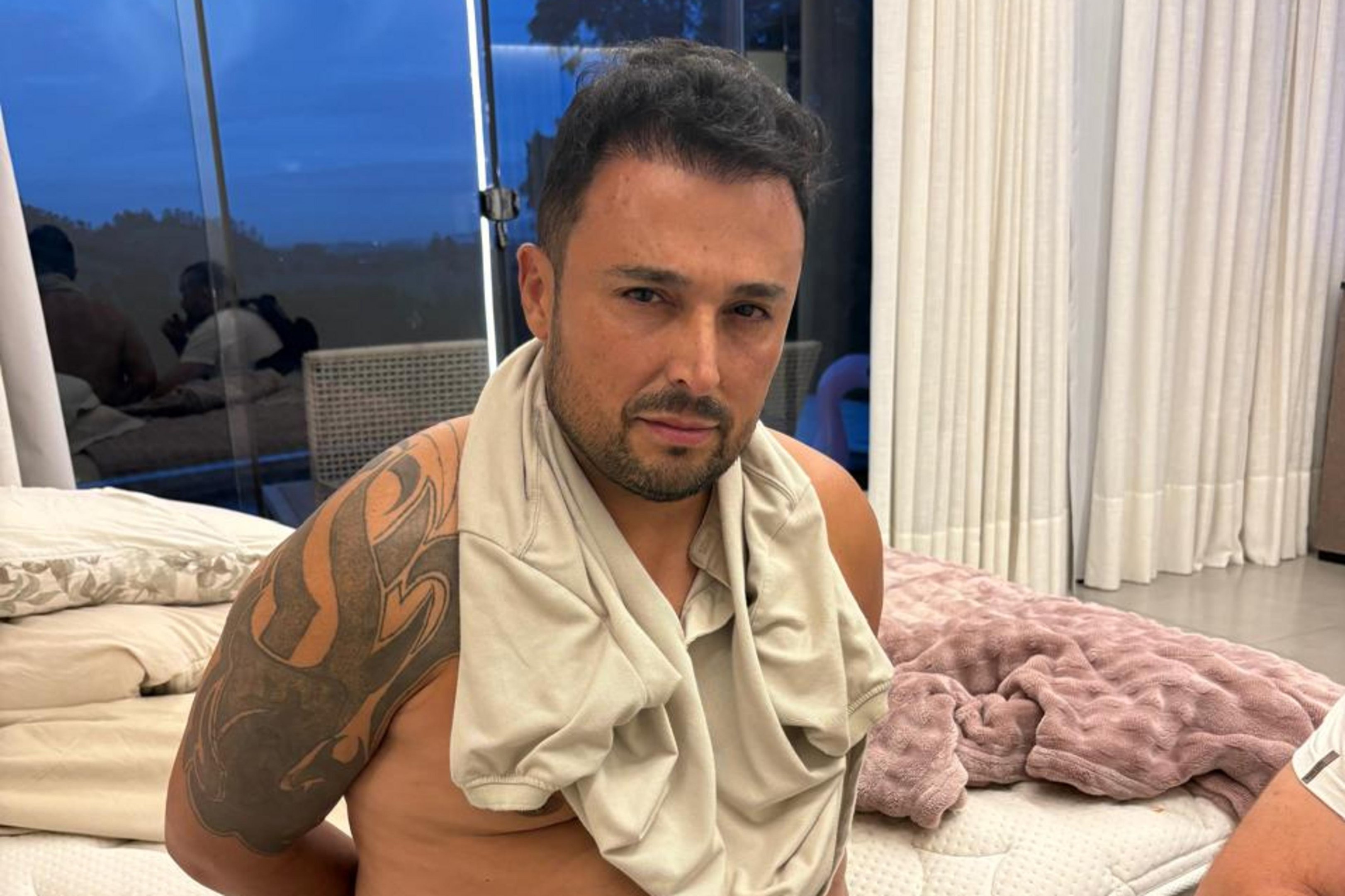 Criminoso mais procurado do RS foi preso enquanto tomava banho de banheira, diz Pol&iacute;cia Civil de SC