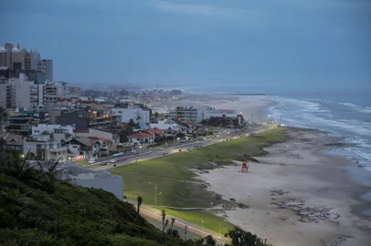 Orla Gastronômica, iluminação e segurança: como Torres se prepara para receber os visitantes na temporada de verão 2024/2025 (Neimar De Cesero/Agência RBS)Indexador: Neimar De Cesero<!-- NICAID(15924118) -->