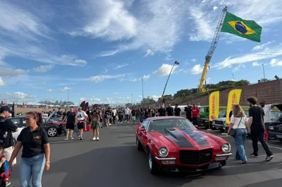 NOVA SANTA RITA, RS, BRASIL - 07/02/2026 - Milhares de pessoas lotaram o Autódromo FuelTech Velopark para a sua reinauguração neste sábado (7), em Nova Santa Rita. (Foto: Fernanda Polo/Agencia RBS)<!-- NICAID(16220959) -->