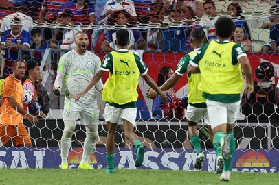 Palmeiras vence o Fortaleza com grande atuação de Weverton e assume a liderança do Campeonato Brasileiro<!-- NICAID(16020791) -->