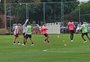 Meias treinam com o grupo e se aproximam de retorno ao time do Inter